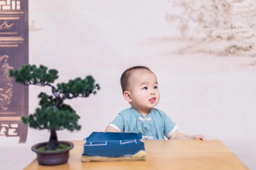 茂名三个月宝宝抬头不稳 茂名三个月宝宝抬头不稳